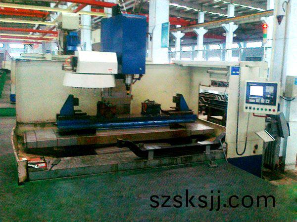 前軸(zhou)十孔加工專(zhuan)用(yong)立(li)式(shi)加(jia)工