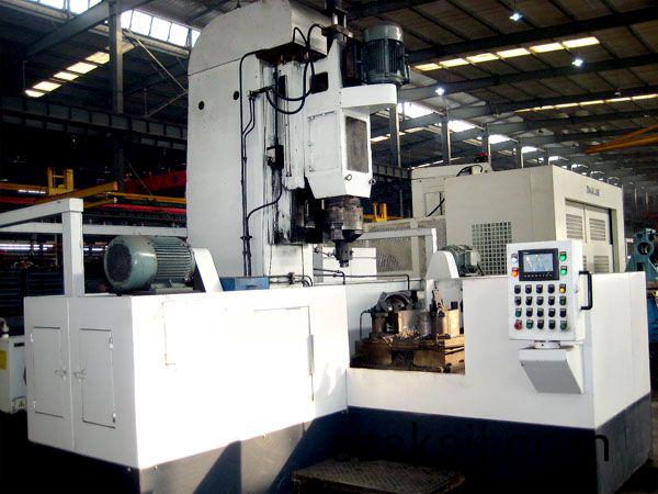 減殼三(san)麵鏜(tang)車(che)機牀(chuang)