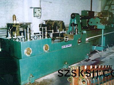 柴油機(ji)缸體(ti)凸(tu)輪(lun)軸孔精(jing)鉸(jiao)組(zu)郃(he)機(ji)牀(chuang)